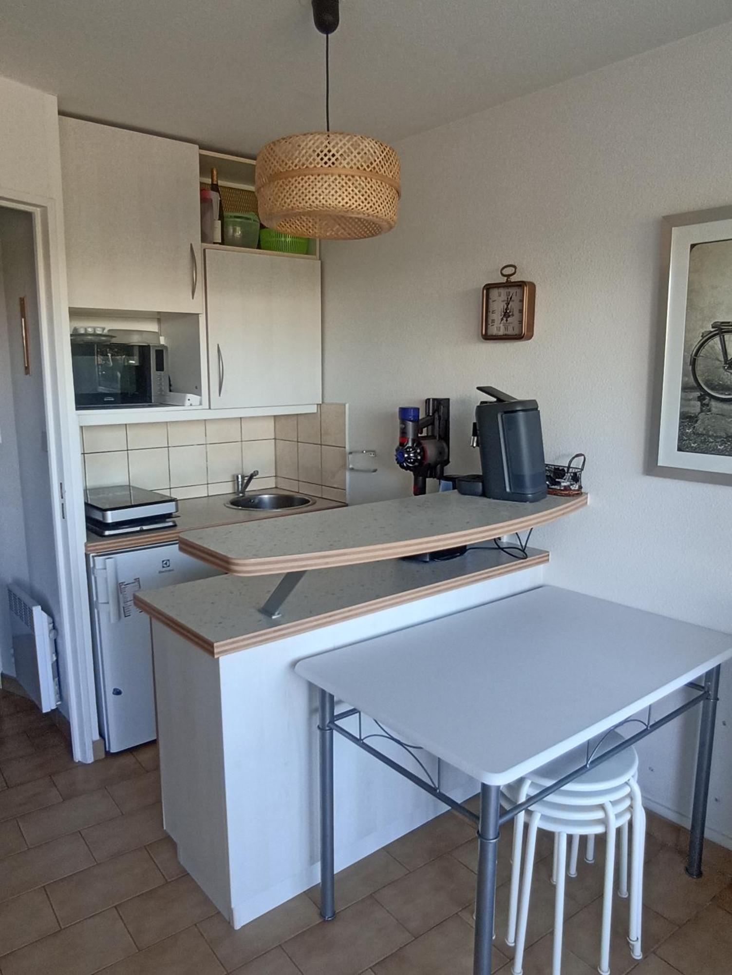 Joli Studio Avec Piscine A 200M De La Plage Parking Prive Ла Гранде-Моте Екстериор снимка